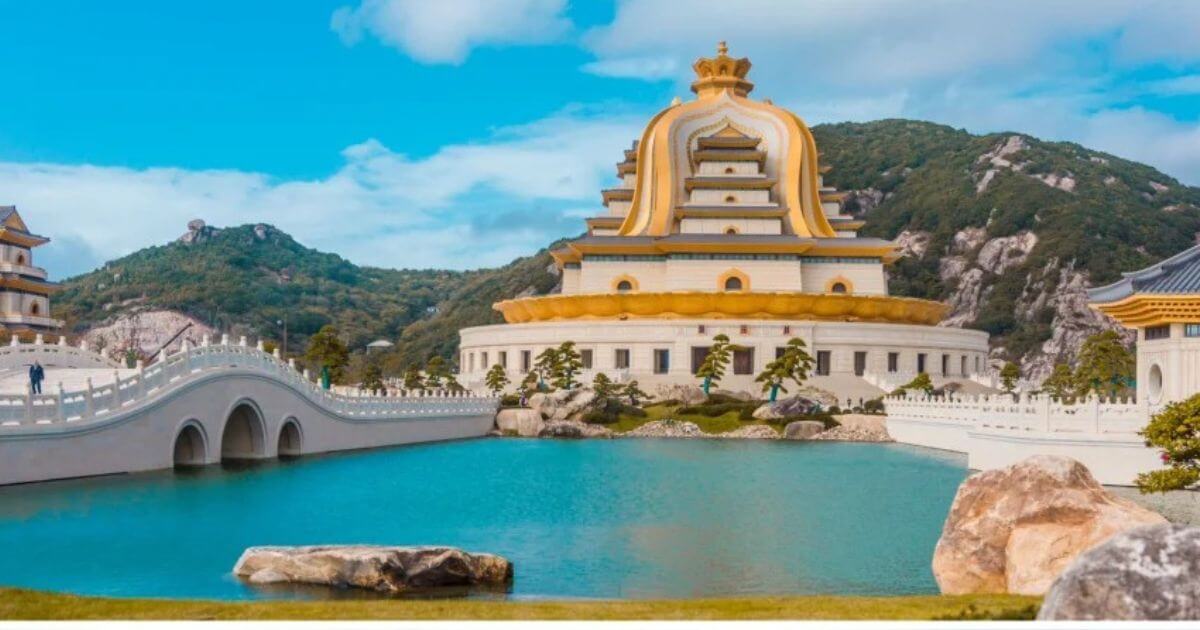觀音法界寺廟與拱橋