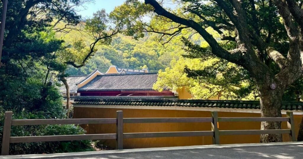 春日普陀山靜謐寺景